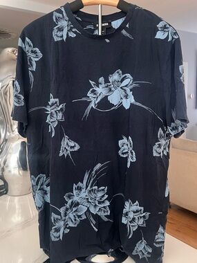 Express Men’s Navy  Floral Print Crewneck T‑Shirt